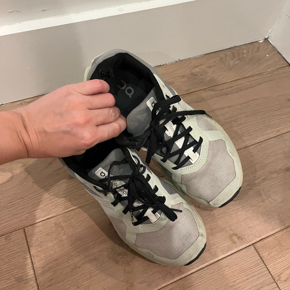 On Running - Cloud Runner Sneaker - image 4